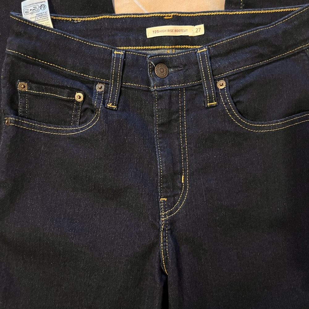 Levi's Jeans - Picture 9 of 16